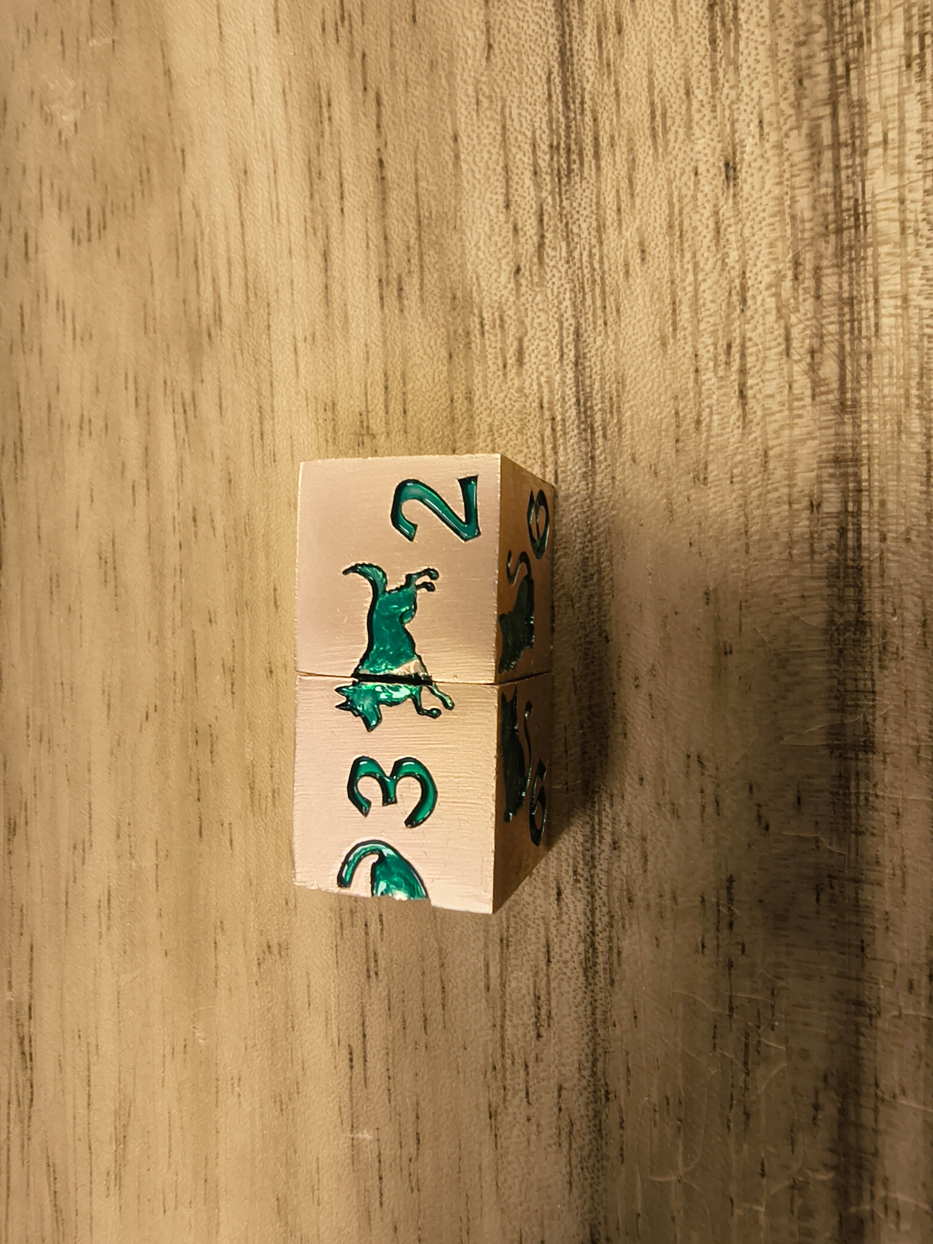 Metal Mahjong Dice | D6 Pair for Mah Jongg | Engraved Dog & Cat Dice | Mah Jongg Dice for Pet-Lovers